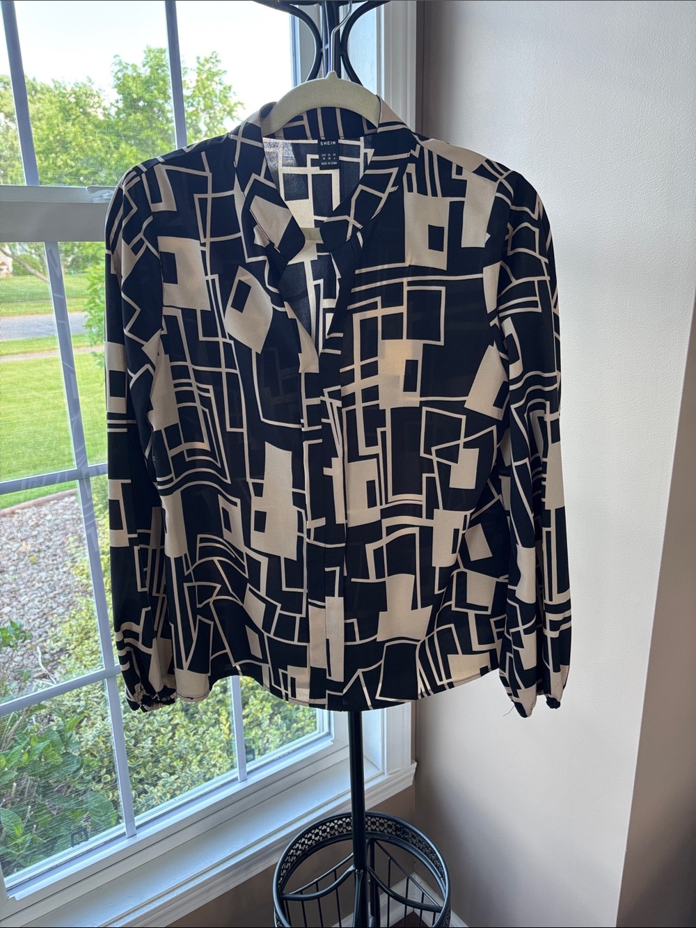 Geometric Print Long-Sleeve Blouse - Black & Cream